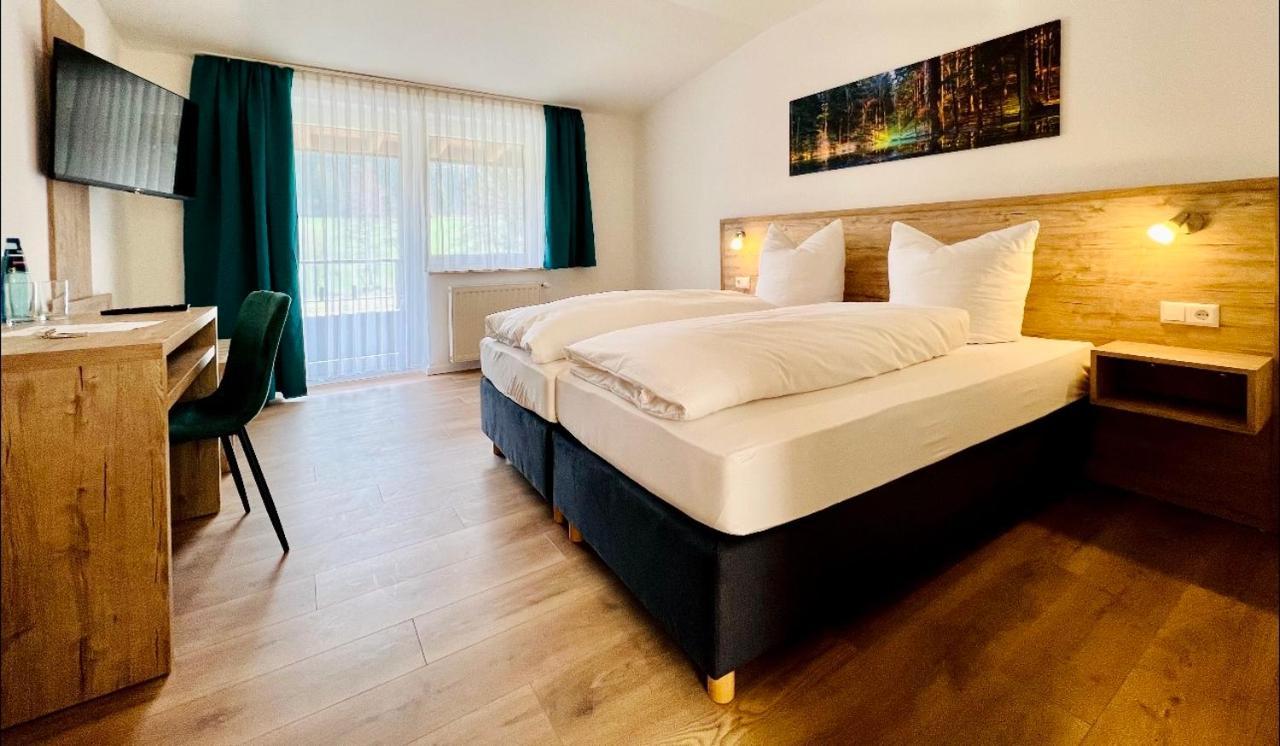 Landhotel Tanneneck - Ideal Fuer Gruppen, Familien Und Hunde 로핀겐 외부 사진