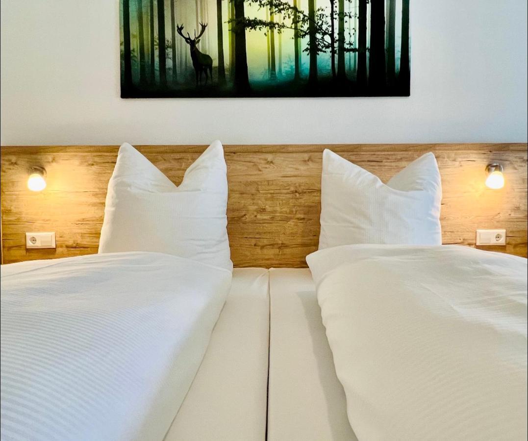 Landhotel Tanneneck - Ideal Fuer Gruppen, Familien Und Hunde 로핀겐 외부 사진
